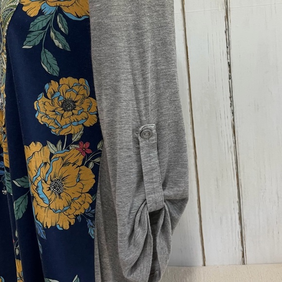 One World Blue Vibrant Floral Quarter-length Sleeve, Sz. S - Picture 10 of 16